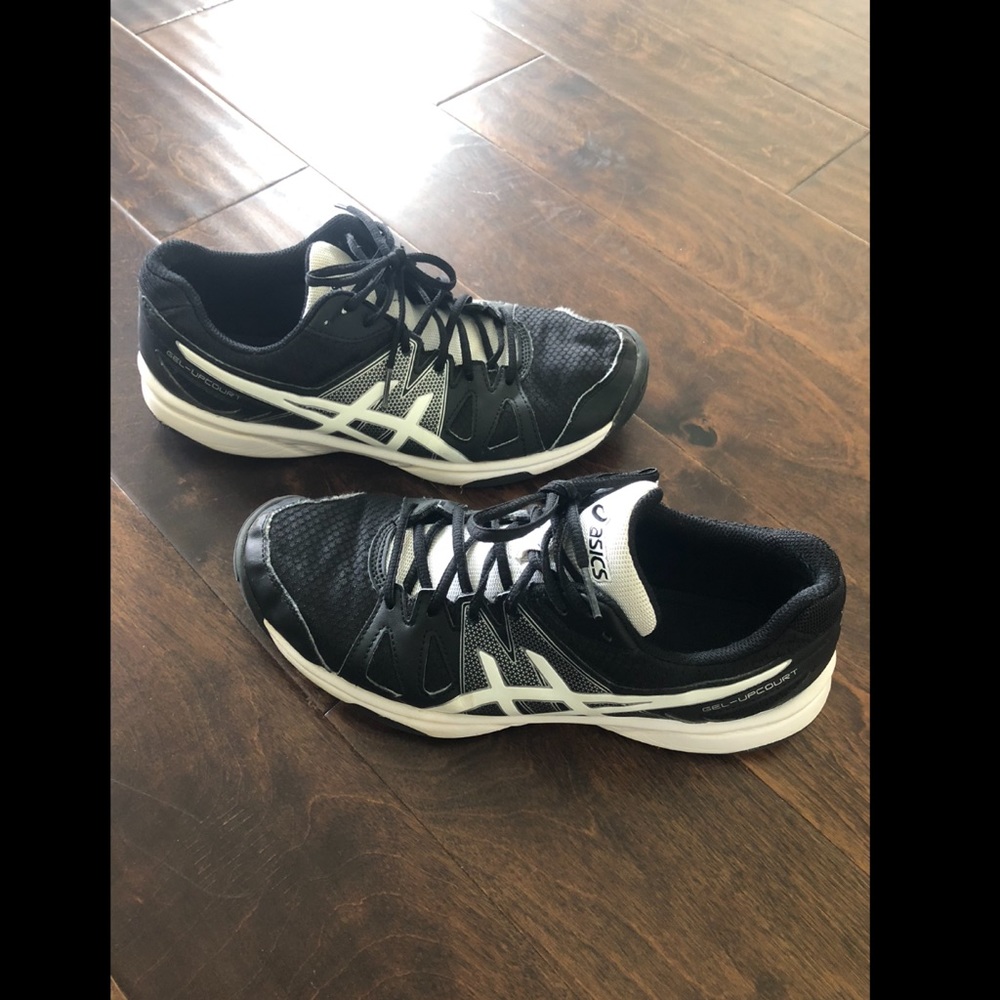 ASICS tennis shoes. •MAKE AN OFFER•